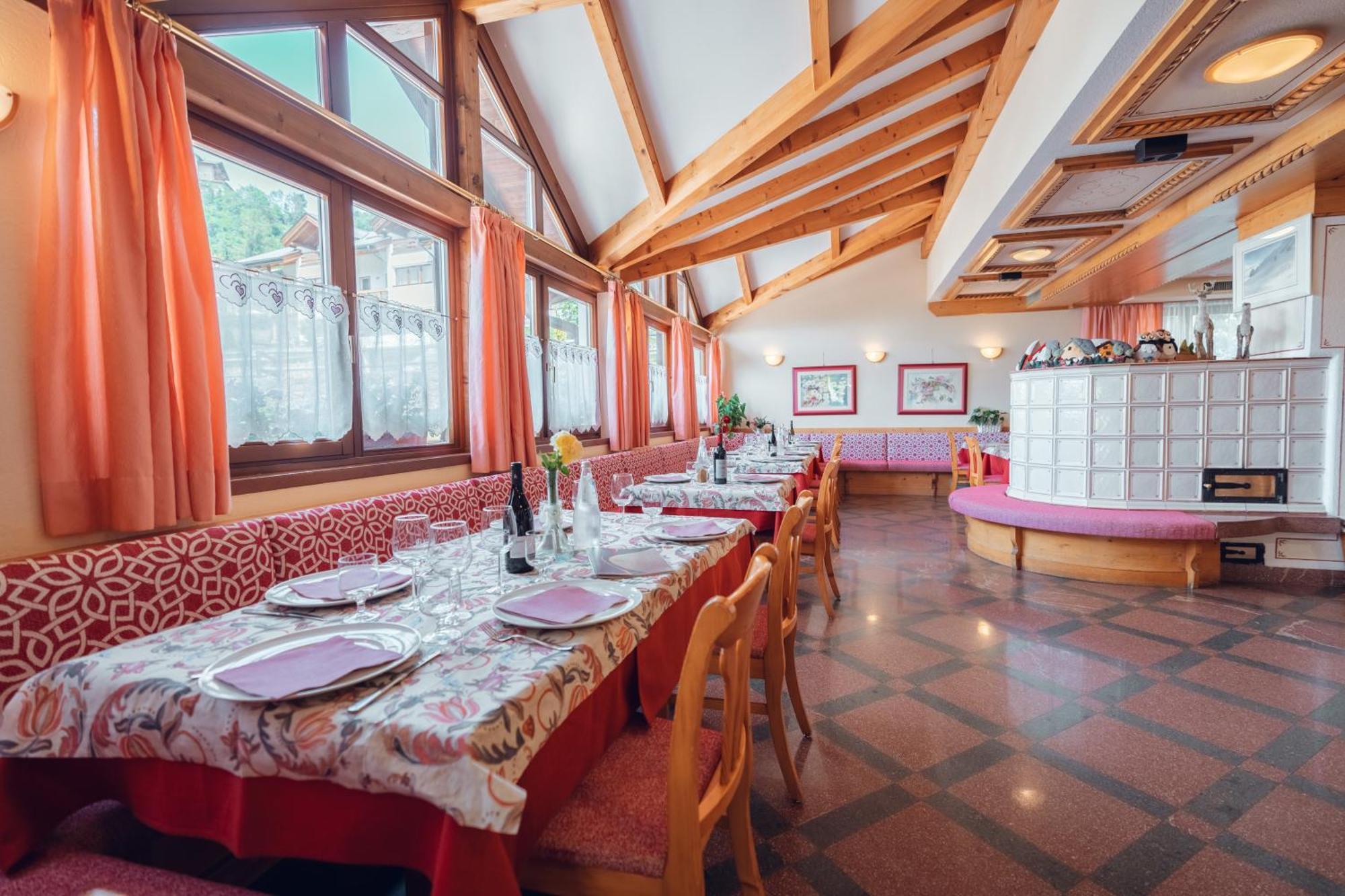 Aparthotel Des Alpes กาวาเลเซ ภายนอก รูปภาพ