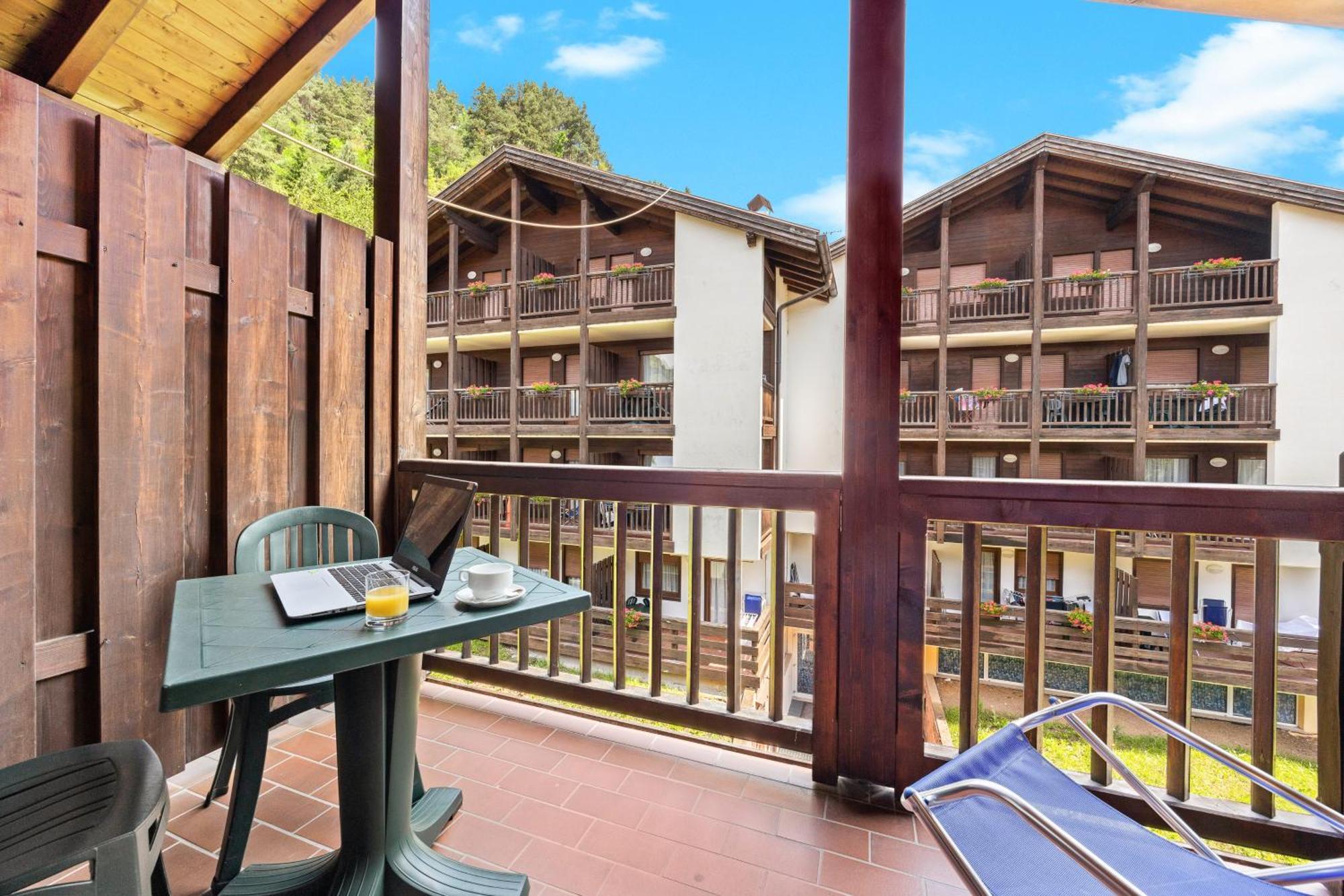 Aparthotel Des Alpes กาวาเลเซ ภายนอก รูปภาพ