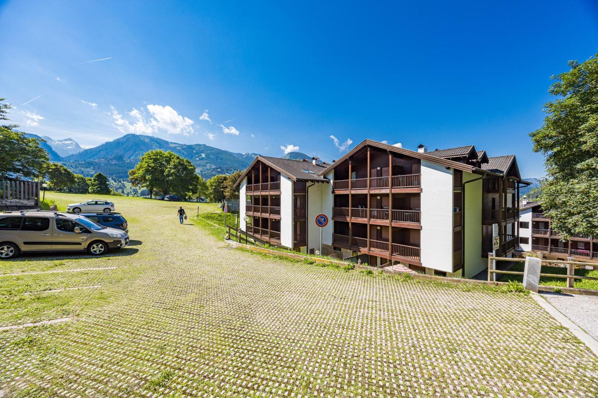 Aparthotel Des Alpes กาวาเลเซ ภายนอก รูปภาพ
